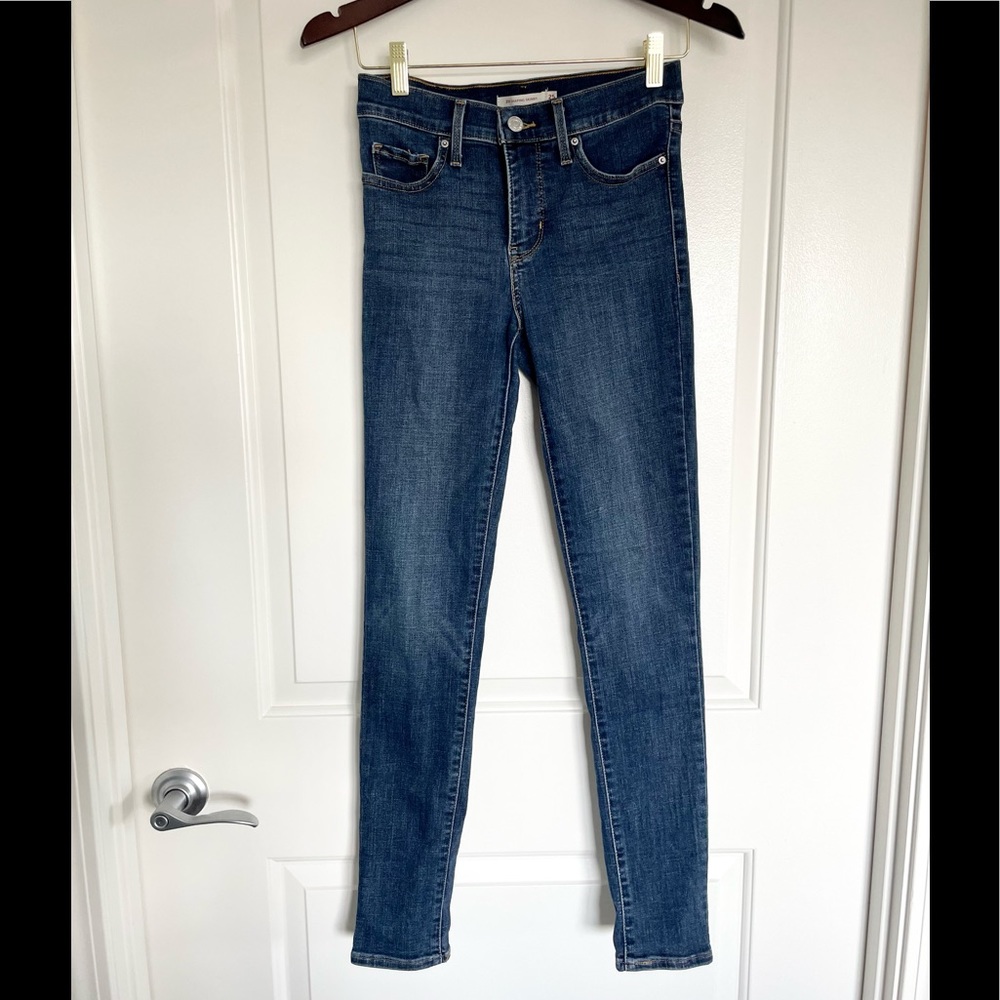 Levi’s 311 Shaping Skinny